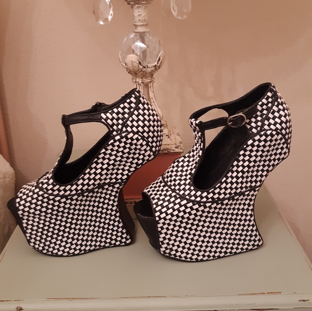 Jeffrey Campbell Heelless Nightwalkers Black and White Platform Wedge Heels